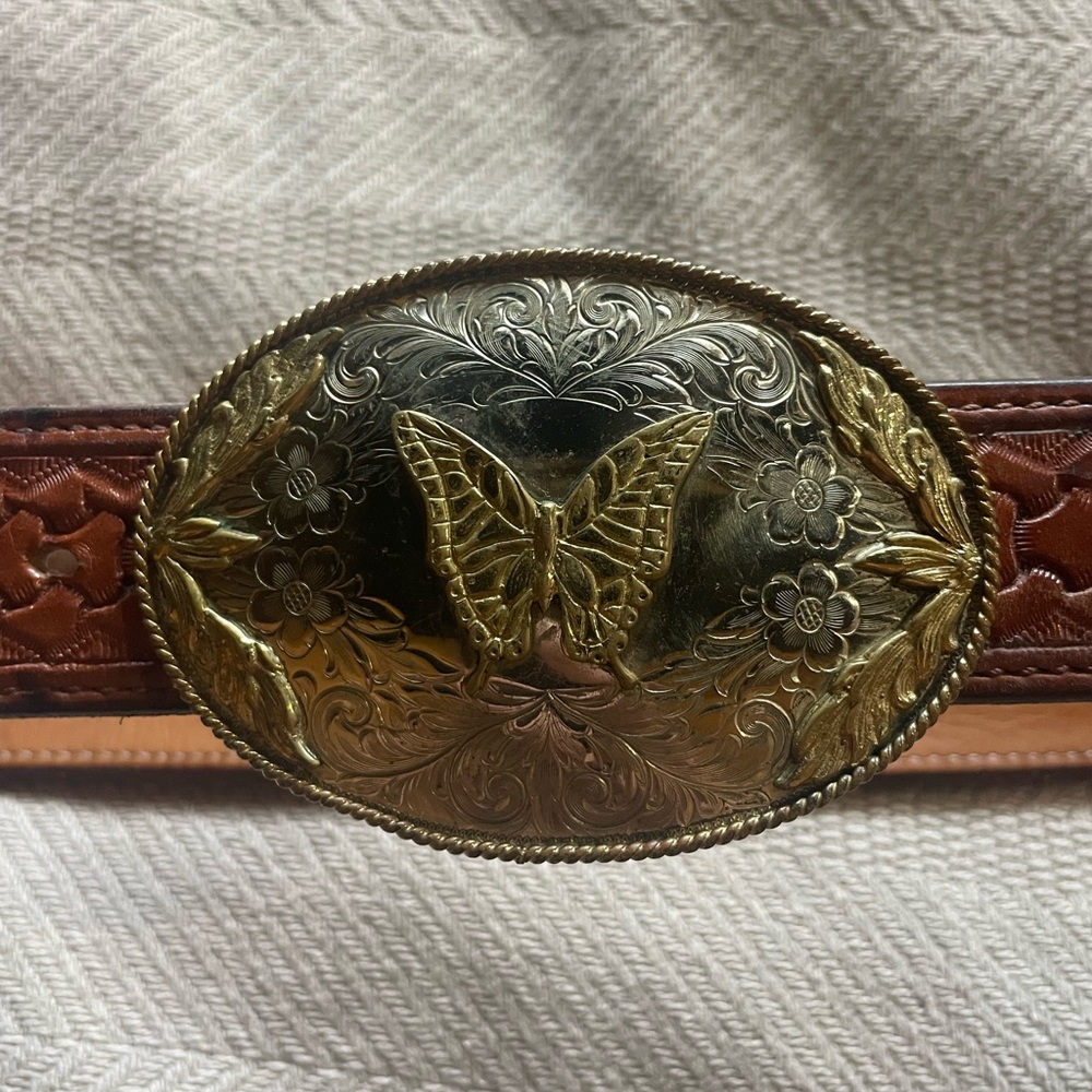 Montana silversmiths Butterfly Buckle on genuine Brown Leather Belt